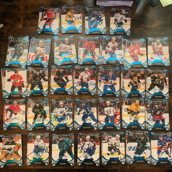 Hockey Cards - Picture 1 of 4